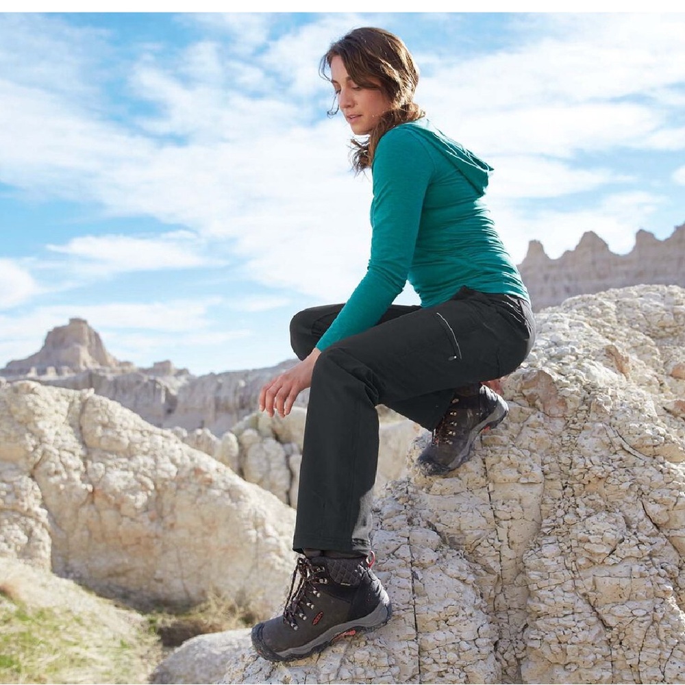 NEW Duluth Trading Company $85 Women Black Hills Water-Repellent Pants 26W plus